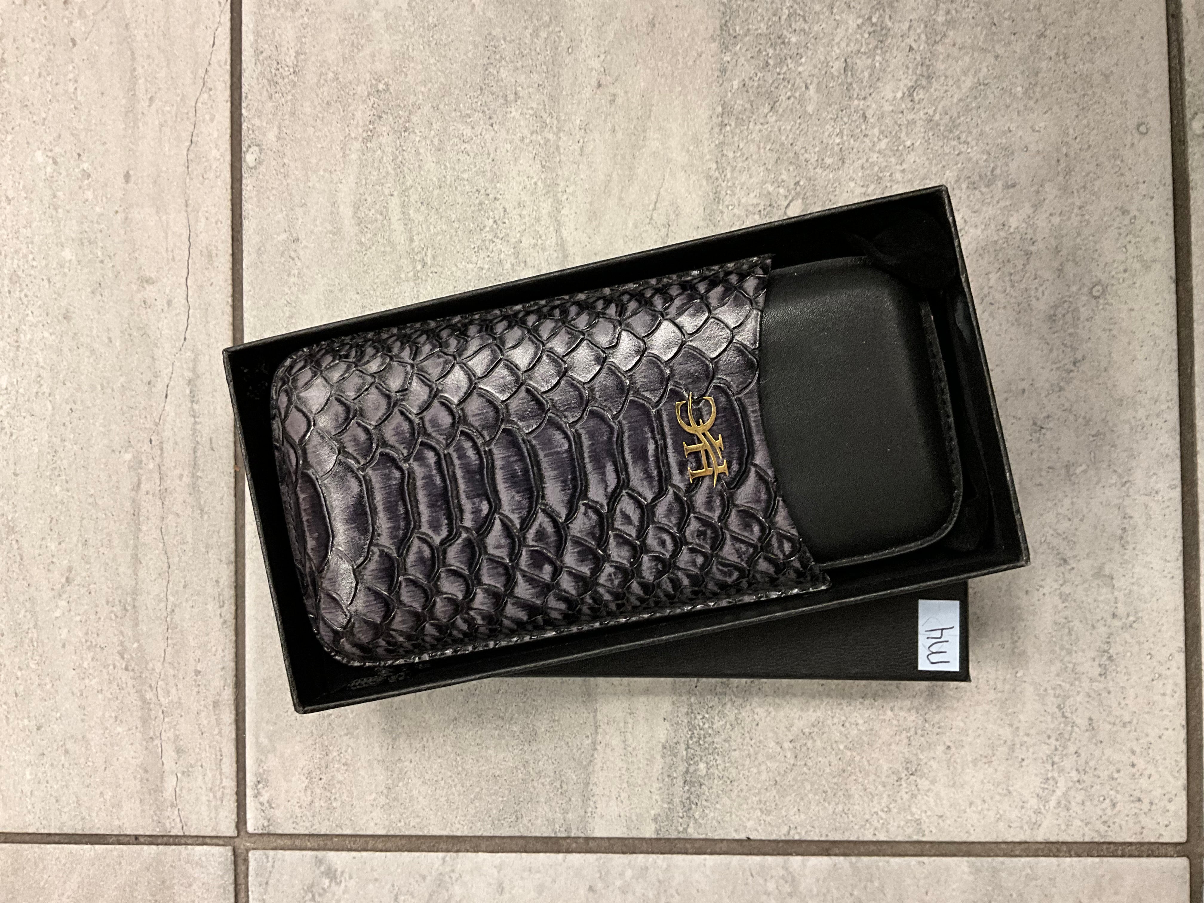 Havana-Castle-Cigar-Case-Black Cobra-Medium