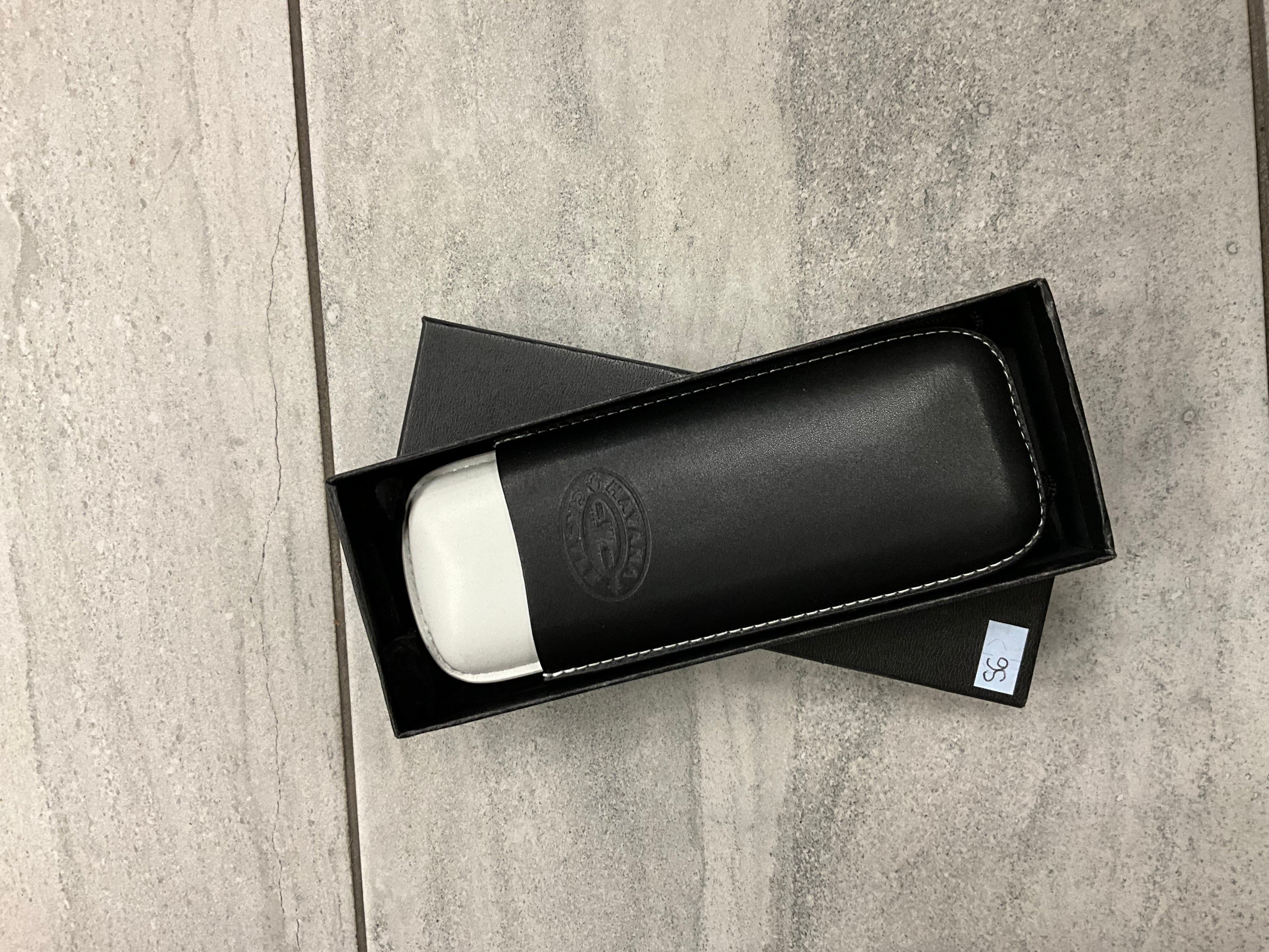 Havana-Castle-Cigar-Case-Green-Black-White-Small